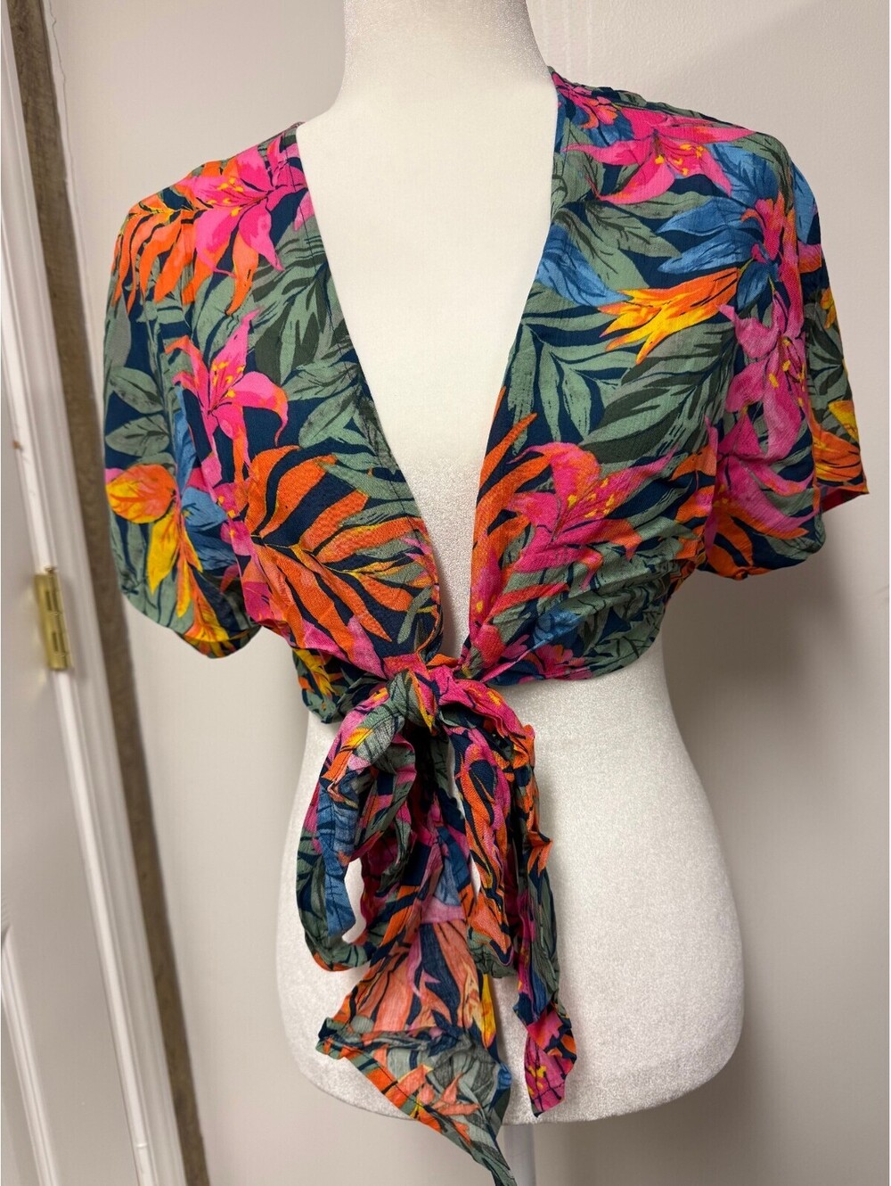 Shade & Shore Tropical Floral Tie-Front Crop Top, Size XS (0-2)